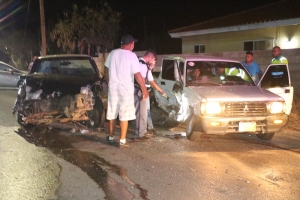 Accidente fuerte cu tres auto na Paradera
