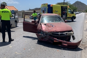 Dos chauffeur envolvi den accidente di trafico na Santa Cruz