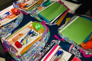 Kiwanis cu proyecto di “Back to School” pa 72 muchanan