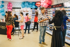 Exitoso Grand Opening Ling & Sons Cosmetics Shop