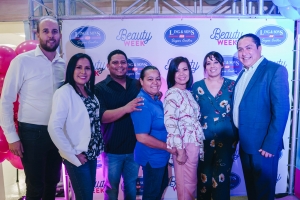 Exitoso Grand Opening Ling & Sons Cosmetics Shop