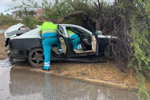 Accidente fuerte riba Sasakiweg y un persona herida