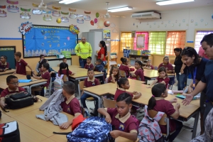 Aña  escolar nobo a cuminsa pa mayoria di mucha na Aruba 