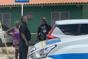  Polis di Bario Oranjestad hunto cu K9 unit a detene sospechoso