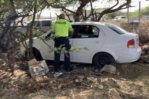 Auto a drenta mondi na Pos Abou 