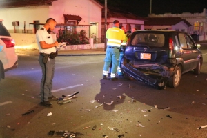 Auto a dal basta duro tras di otro dilanti stadion Dakota