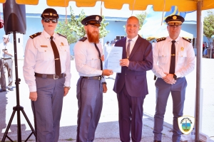  Un total di 77 polis a ricibi nan decreto gubernamental