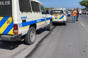 Polis a detene dama cu a horta autobus