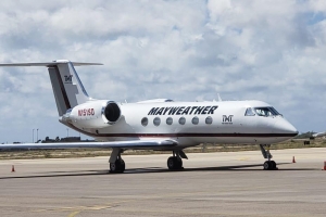 Boxdo Floyd Mayweather a yega Aruba cu su avion priva 