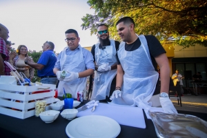 Aruba Bank a celebra Dia di Prensa cu ‘Holy Smokes BBQ’