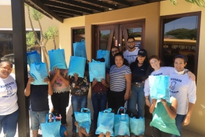 Kiwanis Club of Aruba su proyecto ‘smile makers’ a cuida sonrisa di varios mucha