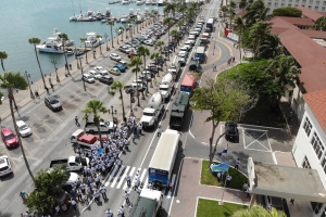 Trahadornan di MetaCorp a blokia caya dilanti Bestuurskantoor pa protesta