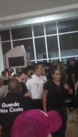 Venezolanonan mal contento cu trato haya di e aerolinea Albatros