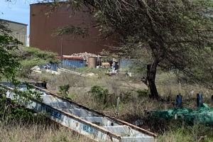 Discusion entre dos comerciante na Barcadera pa tereno cu lo a bira ‘dump’