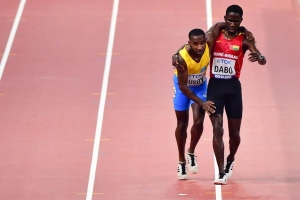 Video con un atleta di Guinea-Bissau a yuda Jonathan Busby di Aruba na Doha a bai viral 