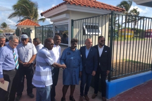 Gobierno a entrega di dos fase construccion Carnival Village  