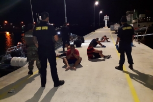 Wardacosta a gara  indocumentadonan Venezolano yegando Aruba