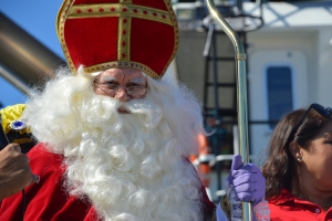 Acompaña pa yen di zwarte piet, Sinterklaas a yega Aruba