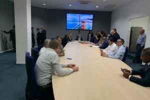 Acuerdo pa 500 miyon florin firma pa companianan di utilidad