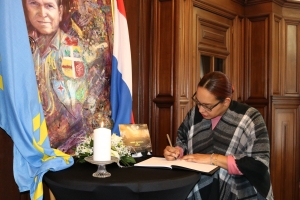 Arubahuis a habri registro di condolencia pa Padu Lampe  