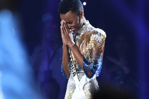 Zozibini Tunzi di Sur Africa ta  Miss Universo 2019