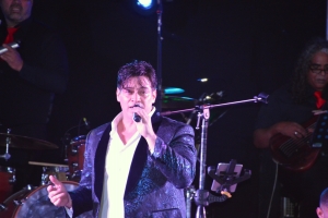 Izaline, Boy y Tony a haci nan cos den Christmas Under the Stars