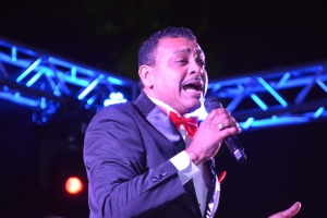 Izaline, Boy y Tony a haci nan cos den Christmas Under the Stars