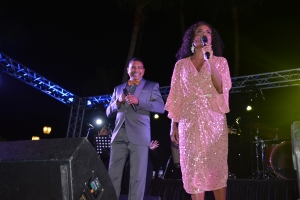 Izaline, Boy y Tony a haci nan cos den Christmas Under the Stars
