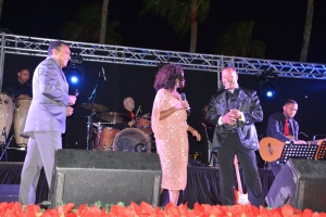 Izaline, Boy y Tony a haci nan cos den Christmas Under the Stars