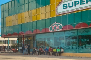 Doño di supermercado Kong Hing ta pidi su bancarota 