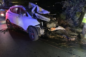 Accidente ta laga SUV destrui den mondi na Paradera