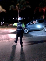 Polis motorisa a duna 30 multa despues di Fakkel