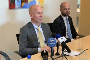 Minister Raymond Knops ta bishita Aruba otro siman atrobe