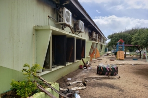 Lokaalnan di Cacique Macuarima School a keda completamente destrui