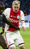 Ajax gana nan prome wega di futbol cu nomber di Corsou riba manga  