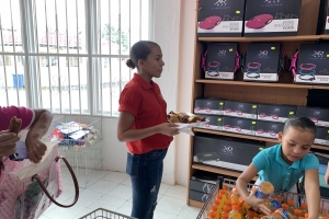 Hopi hende awe presente pa apertura di Op=Op na San Nicolas