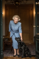 Gabinete di Gobernador cu wimpel oraño pa cumpleaños di Reina Beatrix