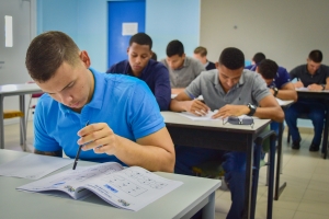 KPA buscando hoben cu kier studia pa bira polis na Aruba 