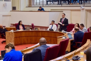 Parlamento di Aruba a trata coronavirus pa 4 ora den reunion publico
