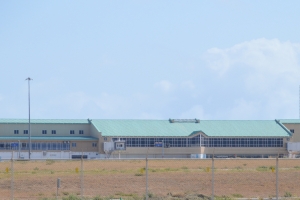 Avion a yega Aruba pa hiba e mediconan Mericano bek