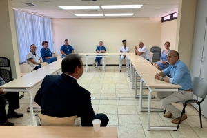 Gobernador Boekhoudt a bishita hospital HOH