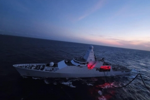 Barconan Karel Doorman y Zeeland a topa otro riba laman 