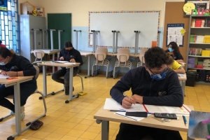 Examen final a cuminsa awe na scolnan MAVO na Aruba 