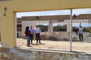 Aruba na caminda pa haya su Drive-Inn Theatre bek