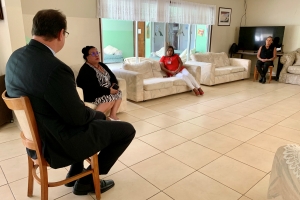 Gobernador a bishita Fundacion pa Hende Muhe den Dificultad