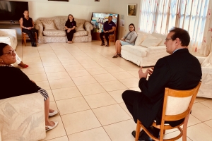 Gobernador a bishita Fundacion pa Hende Muhe den Dificultad
