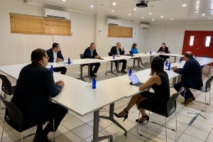 Gobernador a reuni cu organisacion di dunado di trabou y di trahado di Aruba