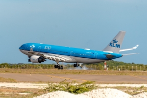 Diasabra buelo di KLM a trece mas Arubiano bek pa Aruba