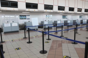 Aeropuerto a mustra diahuebs cu nan ta cla pa reapertura di frontera 
