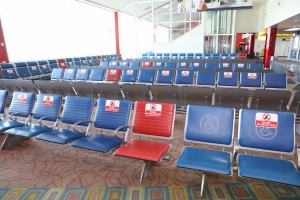 Aeropuerto a mustra diahuebs cu nan ta cla pa reapertura di frontera 